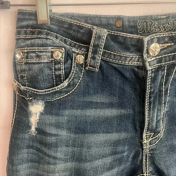 Miss Me Boyfriend Capri Jeans - Picture 3 of 6